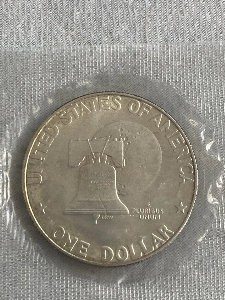 1776-1976 US Bicentennial 40% Silver Uncirculated 3 Coin Set Complete PLUS$2Bill - Image 2 of 4