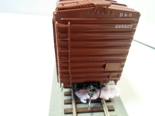 KADEE HO40' ps-1 boxcar w/8 ft door B&O RD# 468807 - Picture 6 of 7