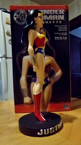 JLA Animated Series Wonder Woman 9 1/8" Maquette #0056/3500 DC Direct - Picture 3 of 8