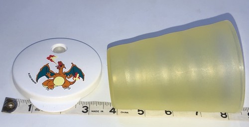 Taza Tupperware Impressions Nintendo Pokemon 4 1/2" con tapa sin goteo Charizard - Imagen 3 de 7