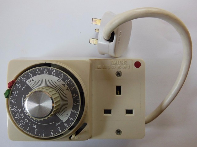 Vintage Smiths Autoset 24hr Timer Switch as R06 Double Programme 13amp ...