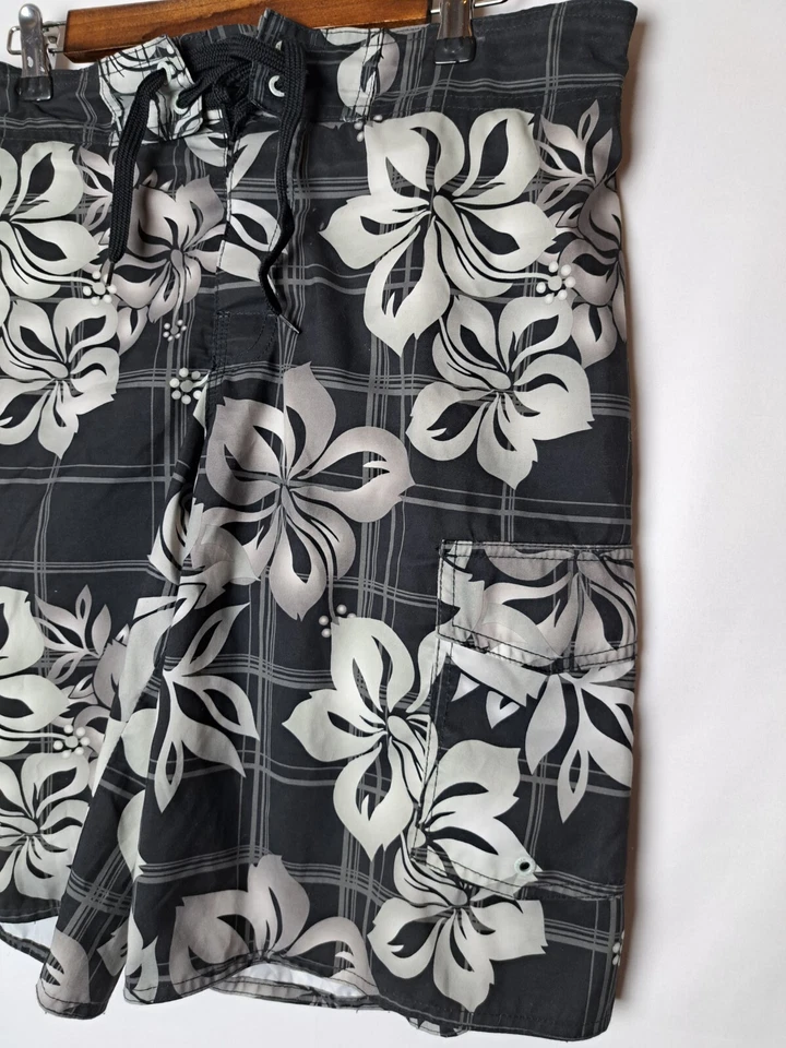 Bañador Hang Ten para Hombres Mediano Malla Forrado Board Shorts Floral Patrón a Cuadros Foto 2 de 4