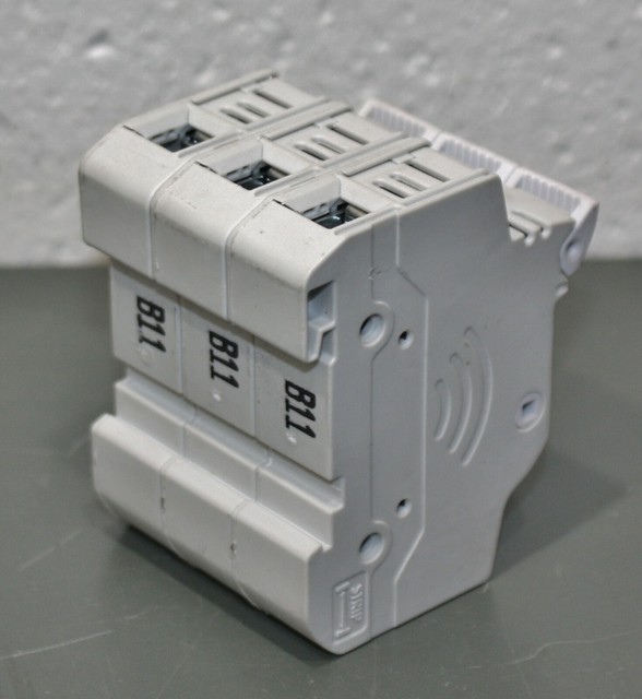Eaton Bussmann CHM Series DIN Rail Midget Fuse Holder CHM3DNIU, 600V