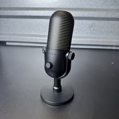 Razer Seiren V3 Chroma RGB USB Microphone - Black