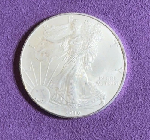 2010 $1 USA Eagle Walking Liberty 1 Oz. .999 Fine Silver Dollar 🔥