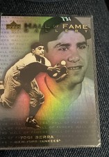 2001 Upper Deck Hall of Famers - Hall of Fame Gallery Yogi Berra #G12