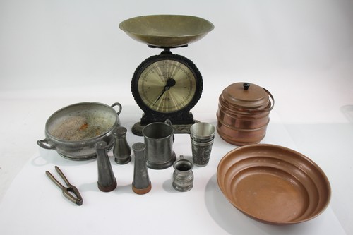 Metall Kitchenalia Artikel Antik Inkl Kupfer Zinn Waage Salz & Pfefferstreuer