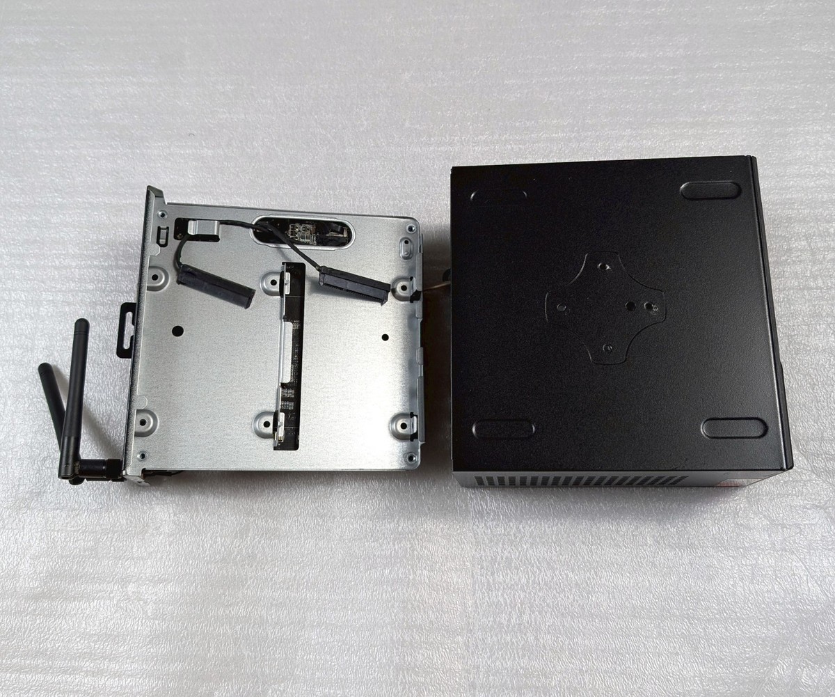 ASROCK DeskMini X300 AMD AM4 Barebone Mini PC, Noctua CPU Cooler