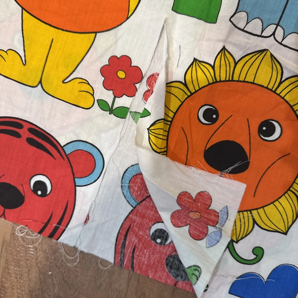 Tecido vibrante vintage animal urso leão elefante bebê criança 44”x 42” - Imagem 4 de 4