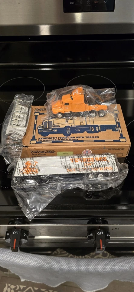 ERTL Kenworth T600B cabina con remolque Universidad de Tennessee 1997 nuevo en caja Foto 2 de 4
