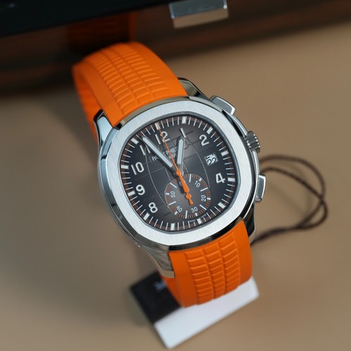 Patek Philippe Aquanaut Men's Black Watch - 5968A-001 complete...