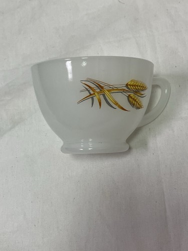 Vintage Anchor Hocking 8 pcs Snack Set Golden Wheat Milk Glass Hostess Harvest - Picture 3 of 6