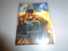 1996 20th Century Fox The X-FILES Season 2 Two Mulder & Scully Base Card #27