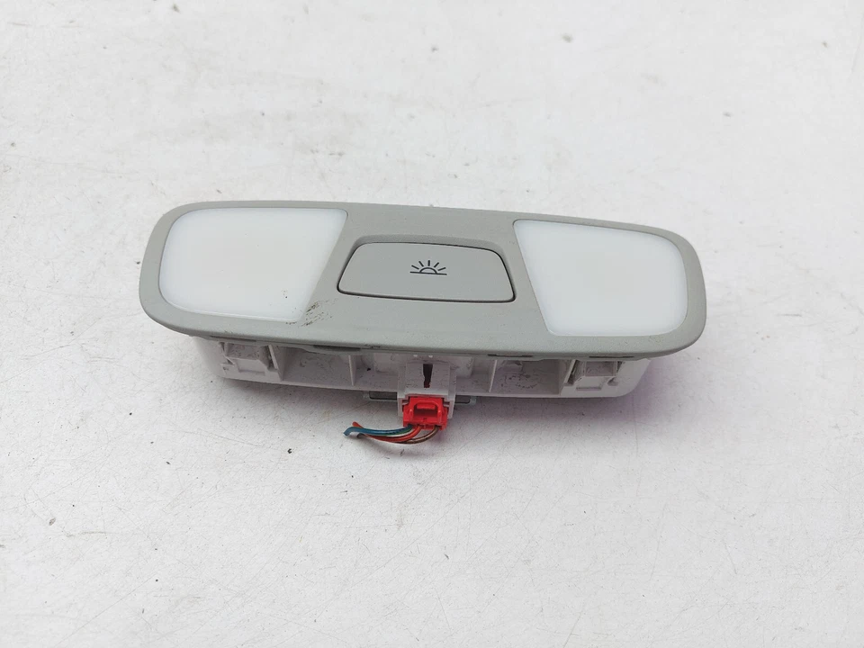 AUDI Q3 8U REAR ROOF READING COURTESY LIGHT 8U0947111A 2014 - Image 3 of 4