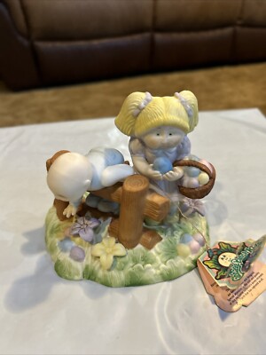 Vintage 1985 Cabbage Patch Kids FINDIN' EASTER TREATS Porcelain Figurine w/ Tag