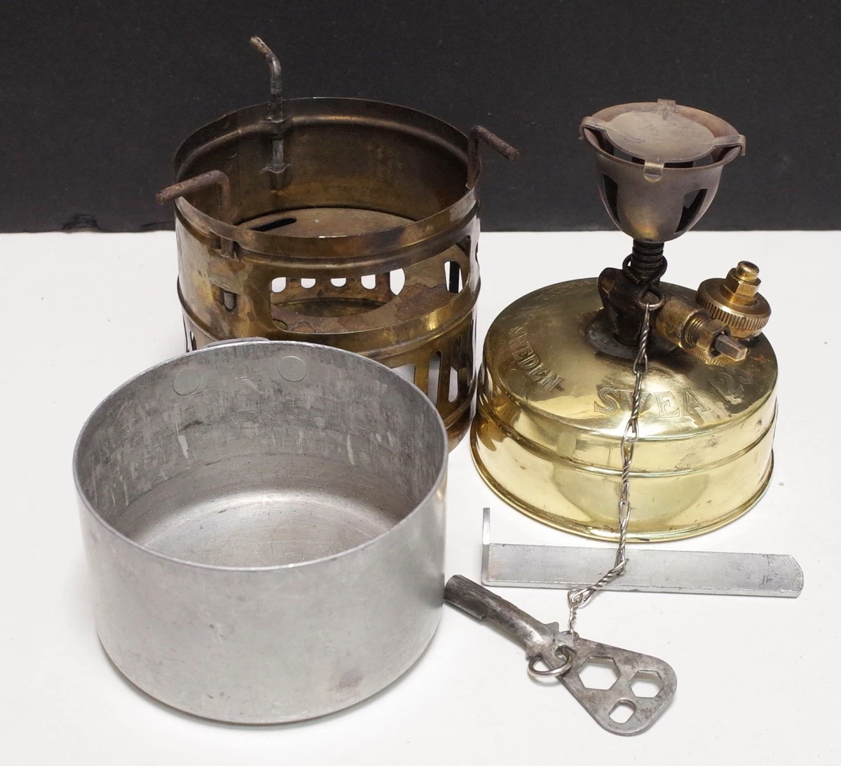 Réchaud De Camping Vintage Svea 106 'King Of Stoves' - Laiton - Occasion