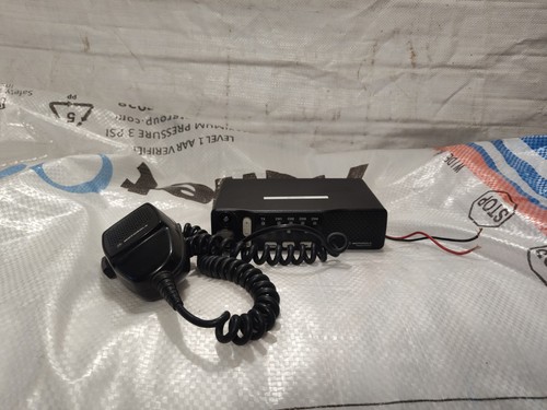 Motorola M1225 VHF 150-174 MHz 20 Channel 45 Watt (Complete Kit) - Picture 2 of 15