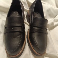 Vionic Women's Cheryl II Leather penny Loafers Black size 5 timeless design