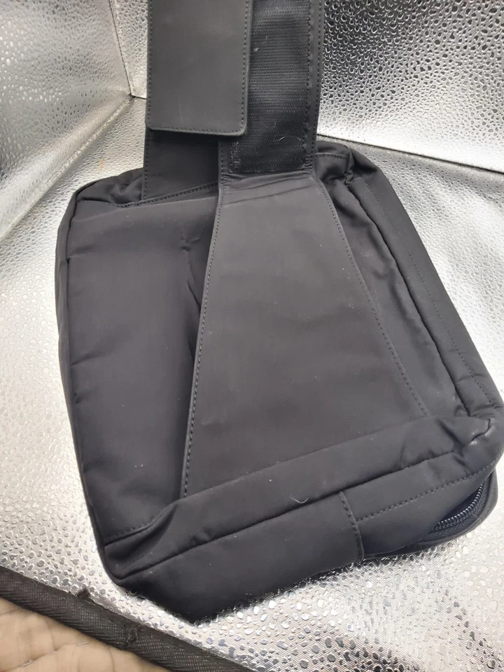 Vintage Prada nylon sport belt fanny pack bag ,black red logo - Image 4 of 4