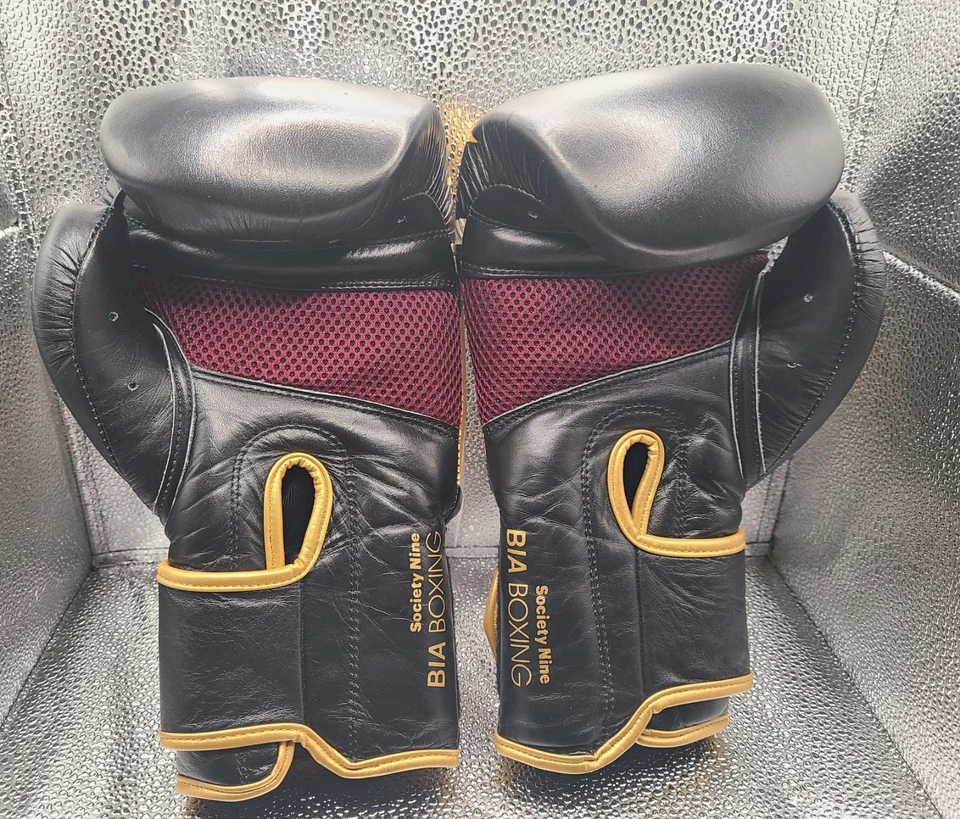 Guantes de Boxeo Rare Society Nine BIA 12 OZ Negro Dorado Mujer’s Entrenamiento/Sparring Foto 3 de 3