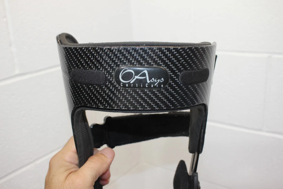 Rodillera Ossur Oasys Carticare OA-PLUS grande PIERNA DERECHA ajustable fibra de carbono Foto 2 de 4