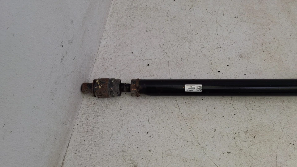 2018 - 2024 BUICK ENCLAVE 3.6L AWD REAR DRIVESHAFT DRIVE SHAFT OEM - Image 3 of 4