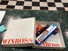 Winross Reese's Nutrageous Die Cast Truck W/ Box Hershey Foods Corp