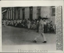 1965 Press Photo Cubans Line up to Get Official Papers to Leave Cuba, Havana