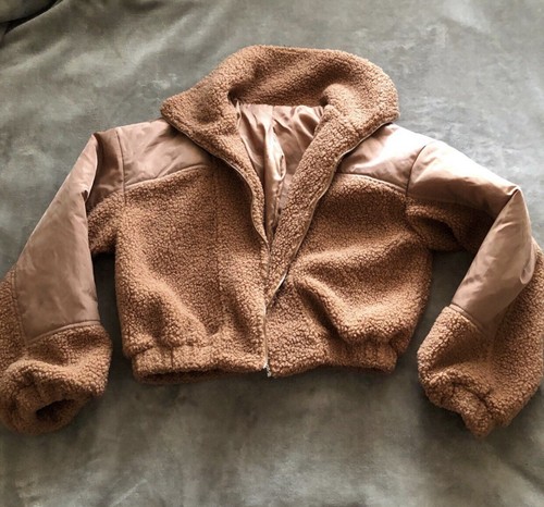 Teddy Mixed Media Cropped Jacke Damen hellbraun beige passt Größe Small/Medium - Bild 2 von 4