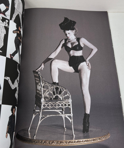 Beyoncé Mrs Carter Show World Tour Programme MMXIII Concert Art Book 2013 - Picture 9 of 9