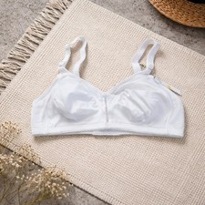 Bali Double Support Wireless Bra Ladies Sz 34C White NWT Intimates Tshirt