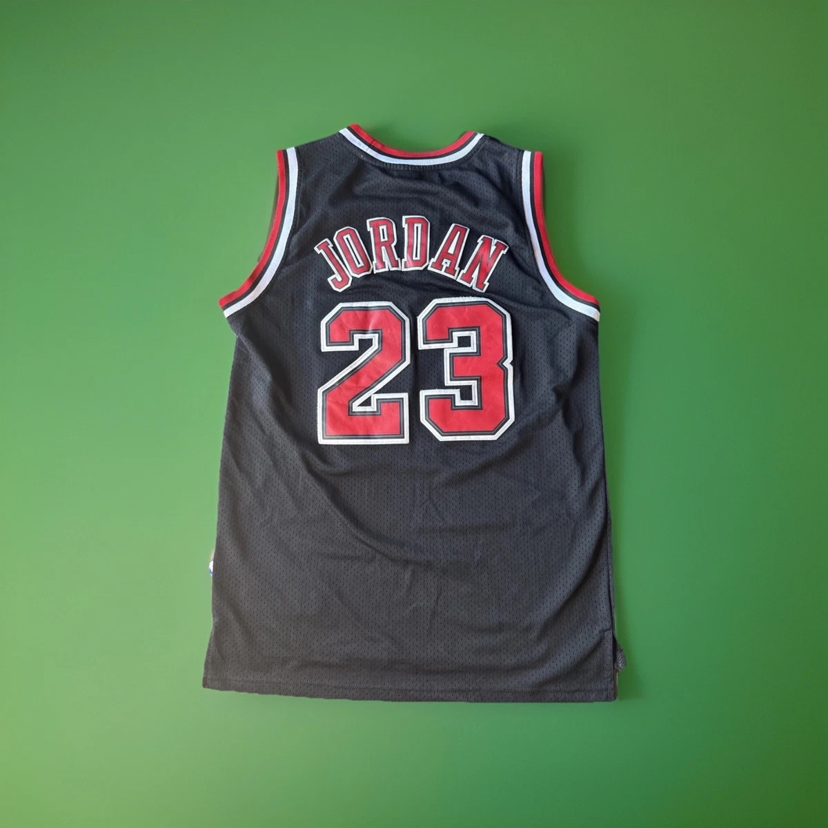Preços baixos em Michael Jordan Chicago Bulls NBA Camisas Original