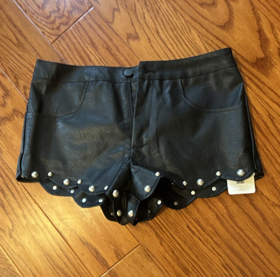 MUSERA Women's Faux Leather Hot Pants Shorts Black Studded Scalloped M Pockets