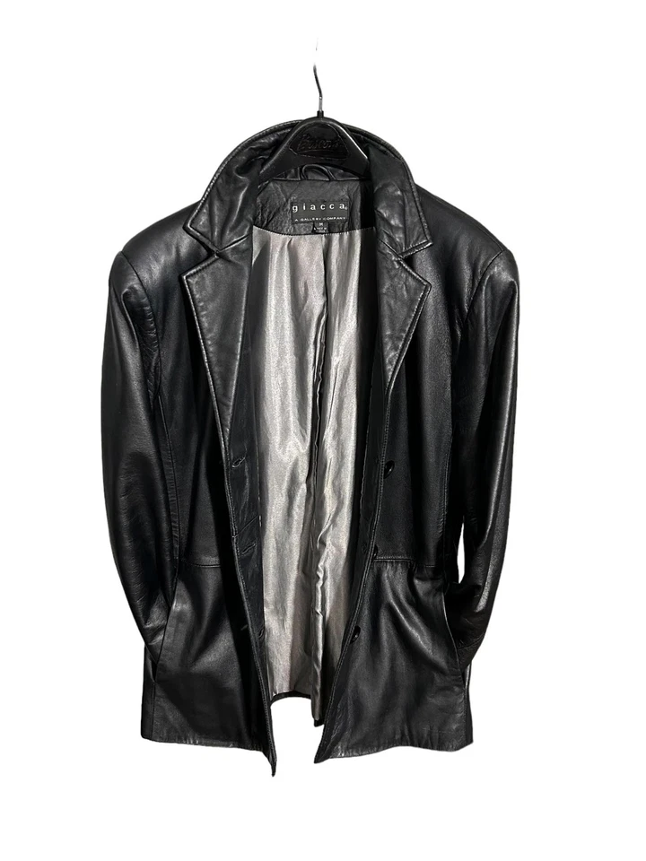 Chaqueta para mujer Giacca (M) negra de cuero suave genuino con 3 botones mangas 3/4 forrada Foto 3 de 4