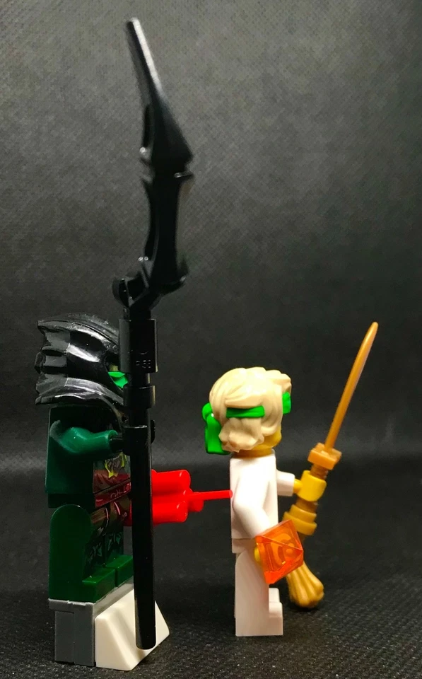 NINJAGO WORLD © MORRO MOC GREEN EVIL LLOYD + LEGO GENUINE LLOYD MASTER NINJA - Image 3 of 4