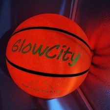 Balón de baloncesto GlowCity Brilla en la oscuridad Talla 7 Rojo brillante LED usado en excelente estado