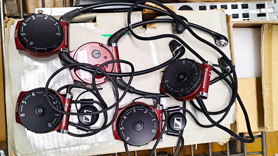 five Sennheiser HDI 830 Wired Over-Ear Stereo Headphones Black/Red 1m Cable, photo 1 of 4