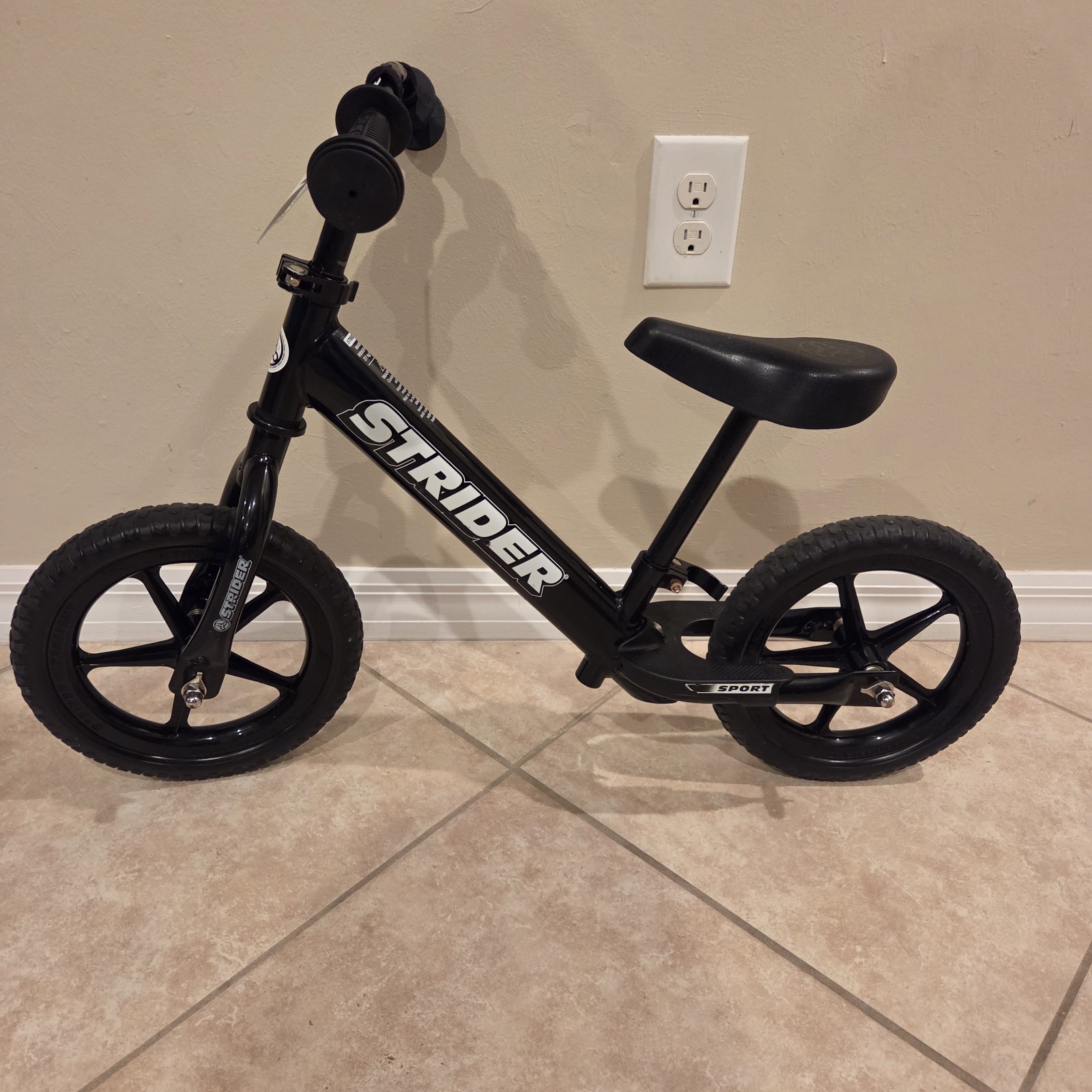 Strider 12 inch  Sport  Balance Bike - Black Great Condition