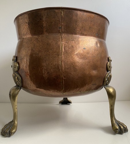 19th Century Copper Cauldron Jardiniere with Brass Paw Feet - Picture 5 of 13