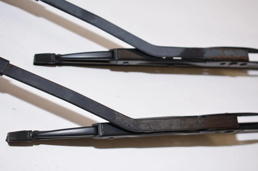 1998 JEEP WRANGLER TJ SET PAIR OF WIPER ARMS OEM - Image 4 of 4