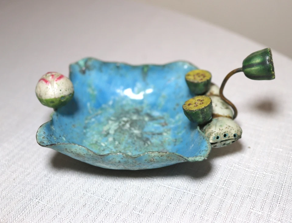 Antiguo cenicero chino de cobre hoja de loto esmalte azul cepillo soporte figurativo Foto 2 de 4