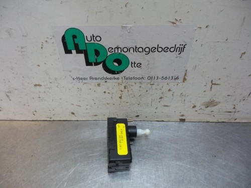 Stellmotor Scheinwerfer VW Caddy III Kasten 2KA 0307853304 P12028996