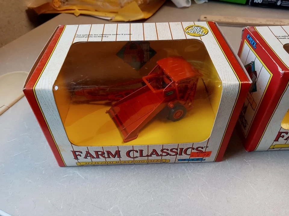 Vintage Ertl Farm Classics 1/43 Allis Chalmers C Tractor & Roto Baler Lot Of... - Image 3 of 4