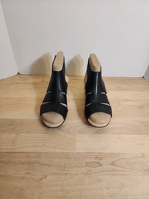 Clarks Valarie Dalia Black Leather   Womens Sz 7 DressySandal Heels