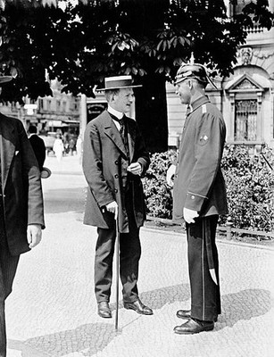 Berlin series the policeman giving a pedestrian informations Old Photo 2