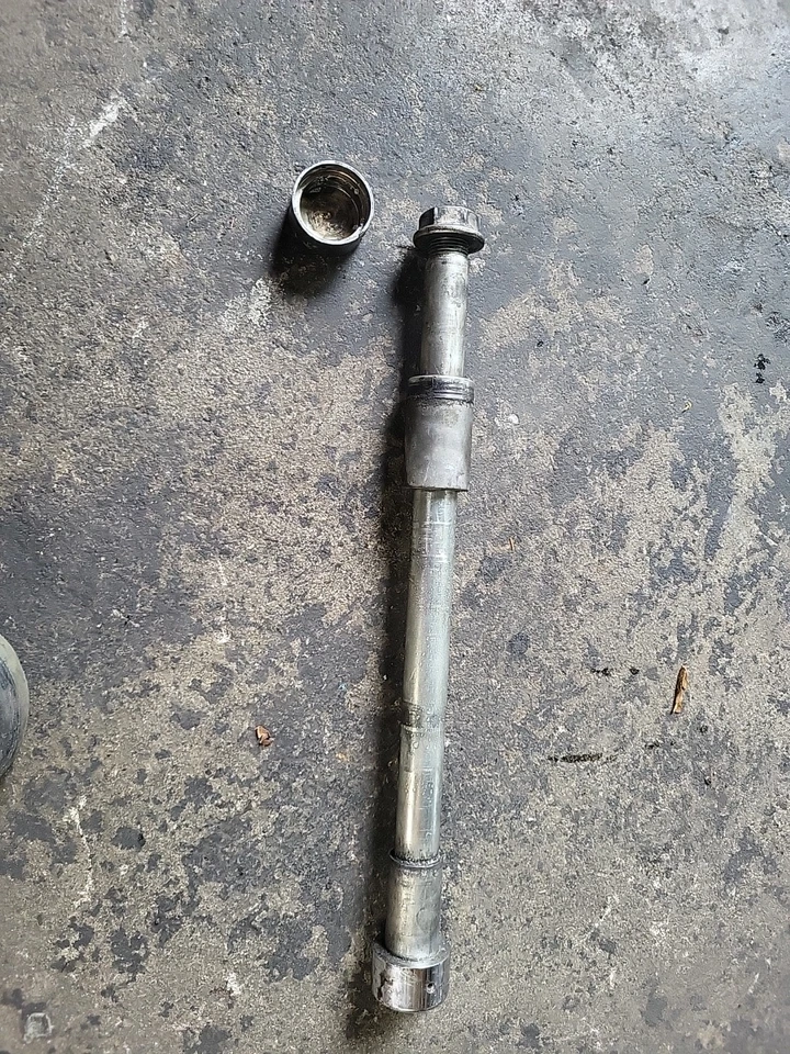 Eje de rueda delantera Kawasaki Vulcan 1500 VN1500 Nomad 1996 2004 2001 Foto 2 de 2