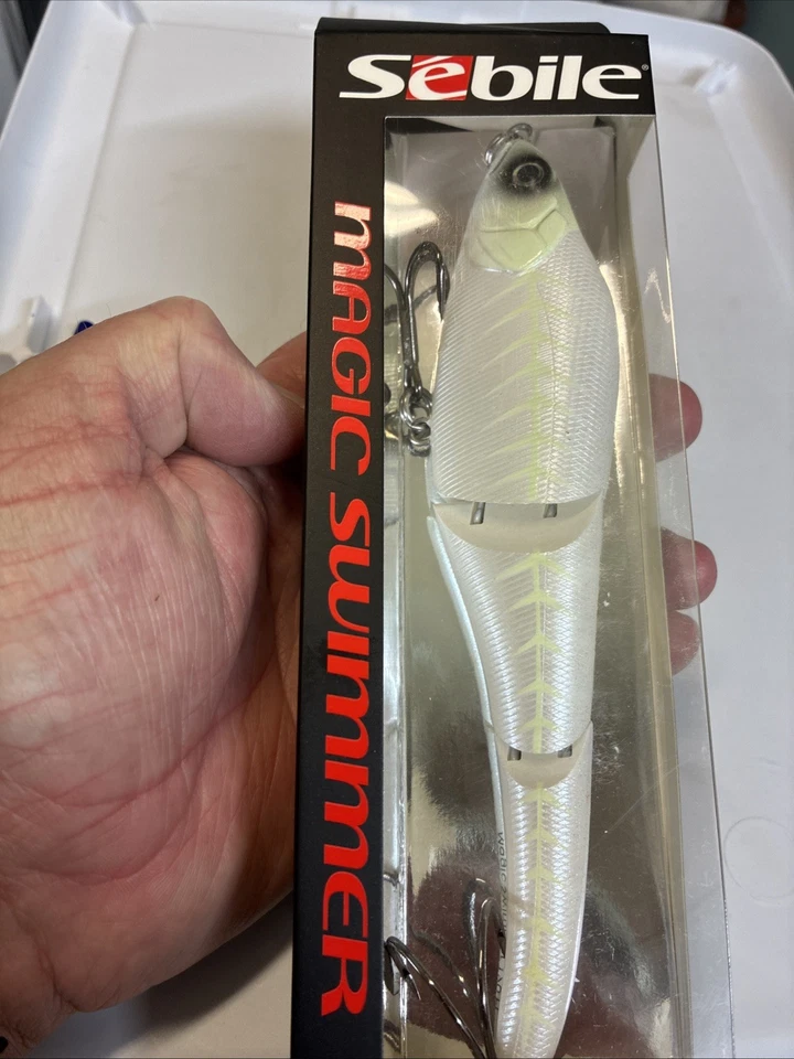 Nadador mágico Sebile 190, articulado, aroma fantasma, 7,5”, 2-1/4 oz, cebo de natación Foto 2 de 4