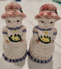 Vintage Pigs Piglet Aprons Farmhouse Lady Flowers Floral Salt and Pepper Shakers