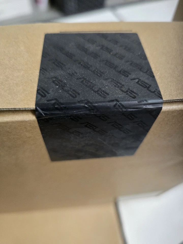 New ASUS X415J  14in i5 8GB 512GB Laptop  Silver Sealed - Image 4 of 4