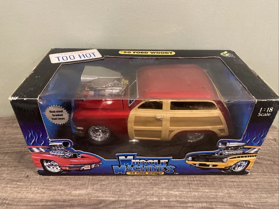 Muscle Machines 红色 '50 福特伍迪 Funline 1: 18 比例带盒 — 第 2/4 张图片